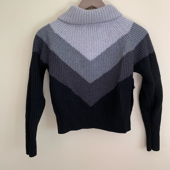 Chunky Turtleneck - Picture 2 of 8